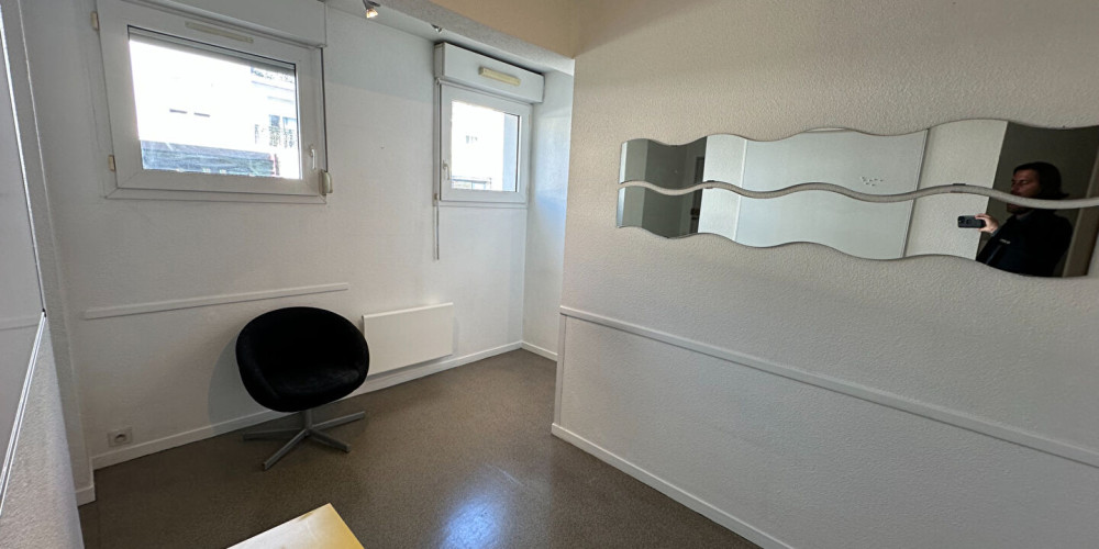 local commercial à BORDEAUX (33200)